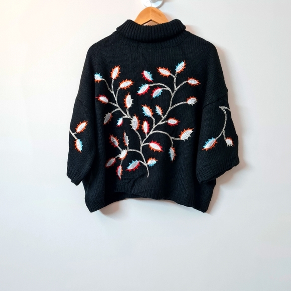 not known Sweaters - Embroidered free size cardigan